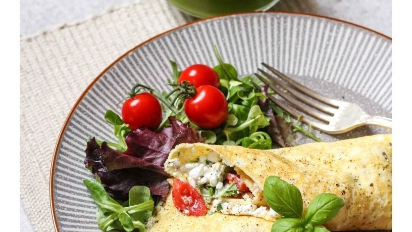 Image of Omelet With Cottage Cheese & Basil