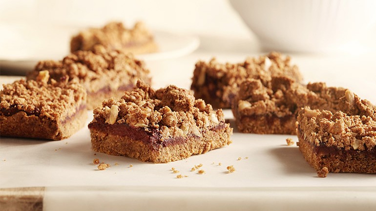 Image of Maqui Berry Crumble Bars Recipe