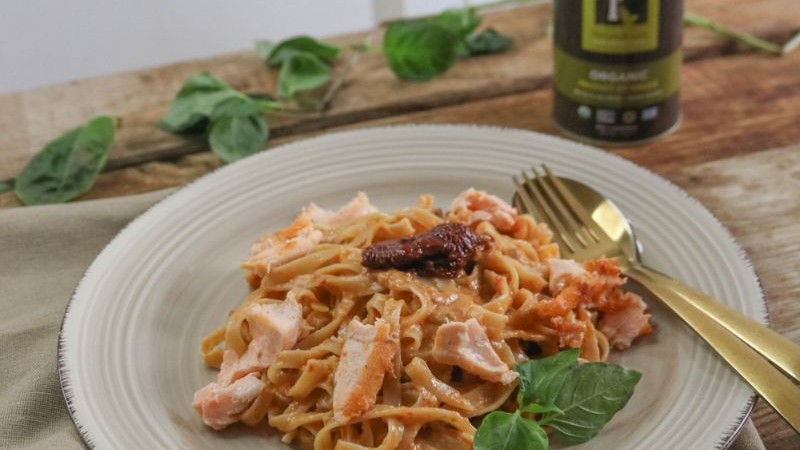 Image of Linguini With Salmon And Dried Tomato Pasta