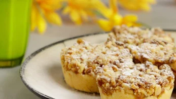 Image of Apple Crumble Muffin