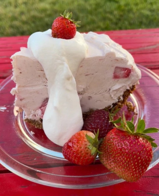 Image of Summer Strawberry Cream Pie