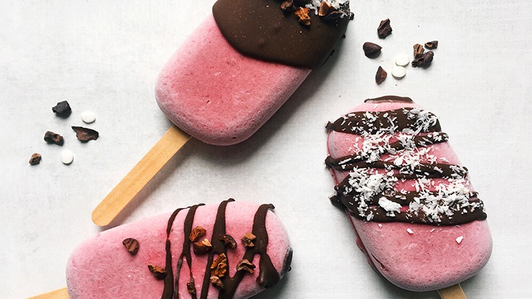 Image of Cacao Crackle Strawberry Pops Recipe