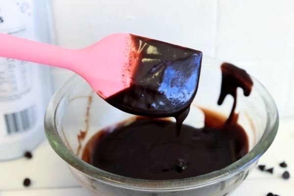 Image of Pour cream over choc chips, stir until smooth and glossy....