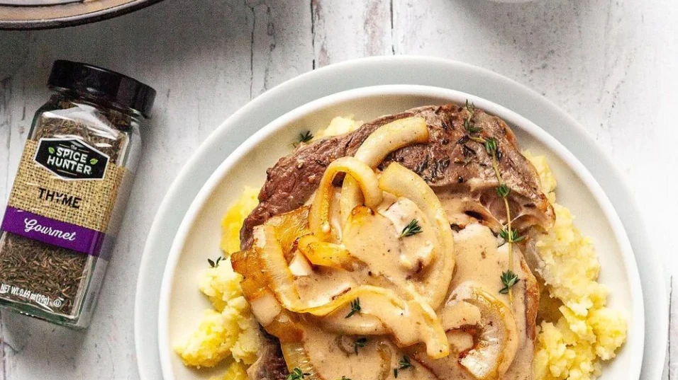 Image of Whole30 Steak with Gravy