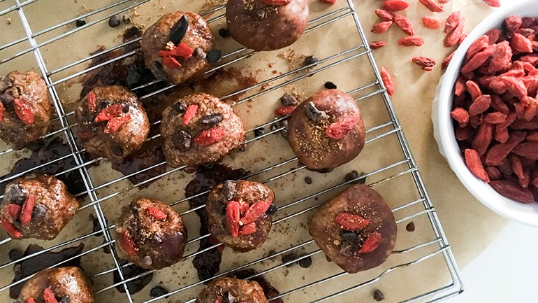 Image of Chocolate Cashew Superfood Bites Recipe