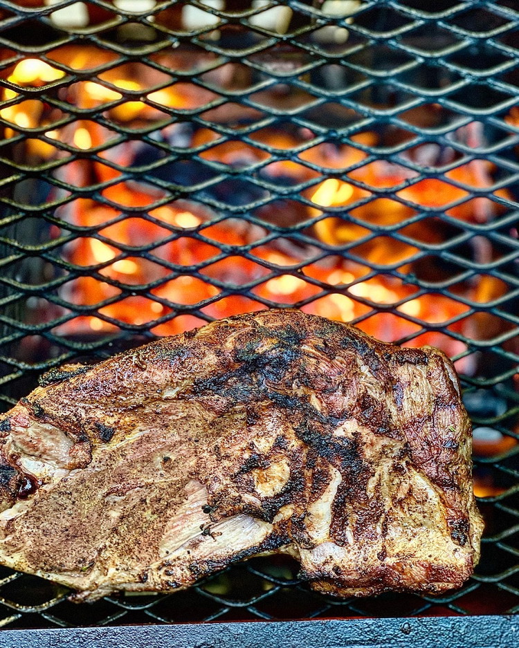 Image of Sear the shoulder on all sides until a nice char forms and you achieve caramelisation 