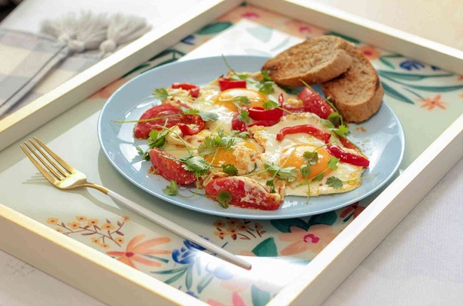 Image of Яйца на очи с пържени домати