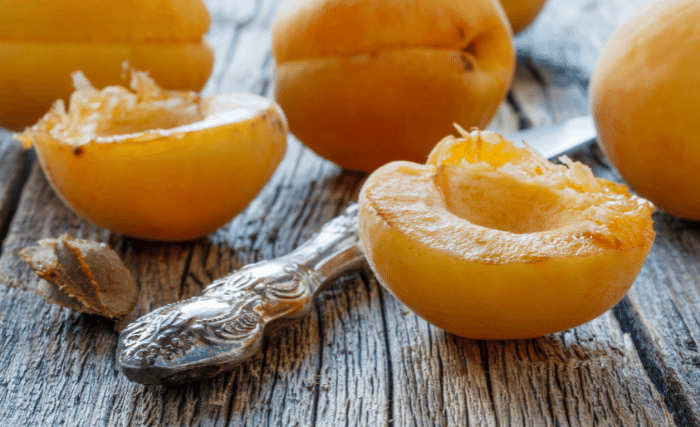 Image of Here's an easy way of preserving apricots. Prepare the apricots...