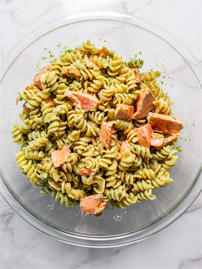 Pesto Salmon Pasta – Sizzlefish