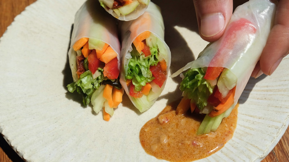 La fameuse sauce au peanut butter pour vos rouleaux de printemps