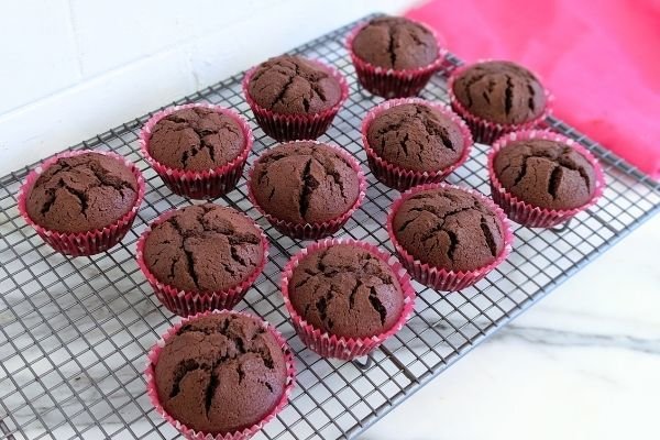 Image of Let cupcakes cool completely before icing with our Sugar Free Icing....