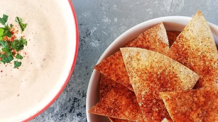 Image of TORTILLA CHIPS MED BIRKERØGET SALT OG ANCHO CHILI