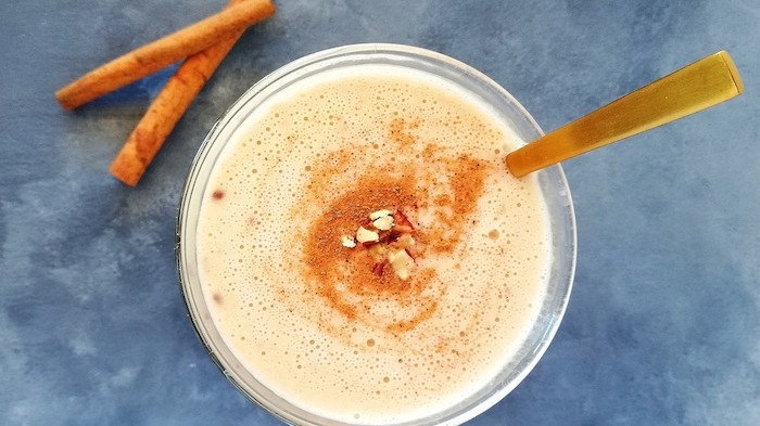 Image of TAHINI SMOOTHIE MED KANEL OG TONKABØNNE