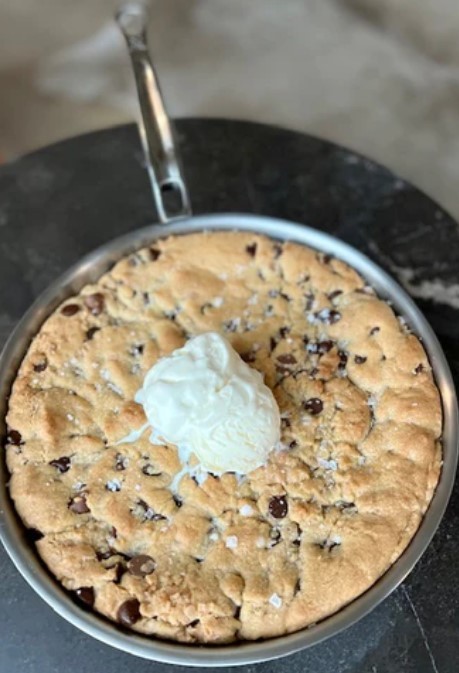 Image of Chocolate Chip & Heath Bar Crunch Pizookie