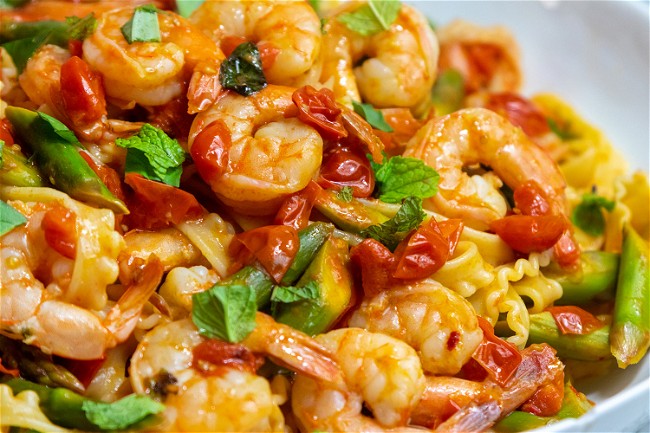 Image of Shrimp, Asparagus & Cherry Tomato Pasta