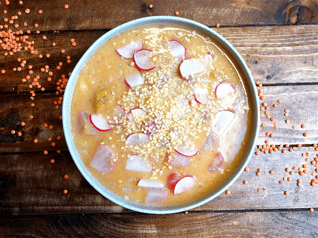 Image of RADISH ROCKET – Radieschen-Suppe mit roten Linsen (KALTE SUPPE)