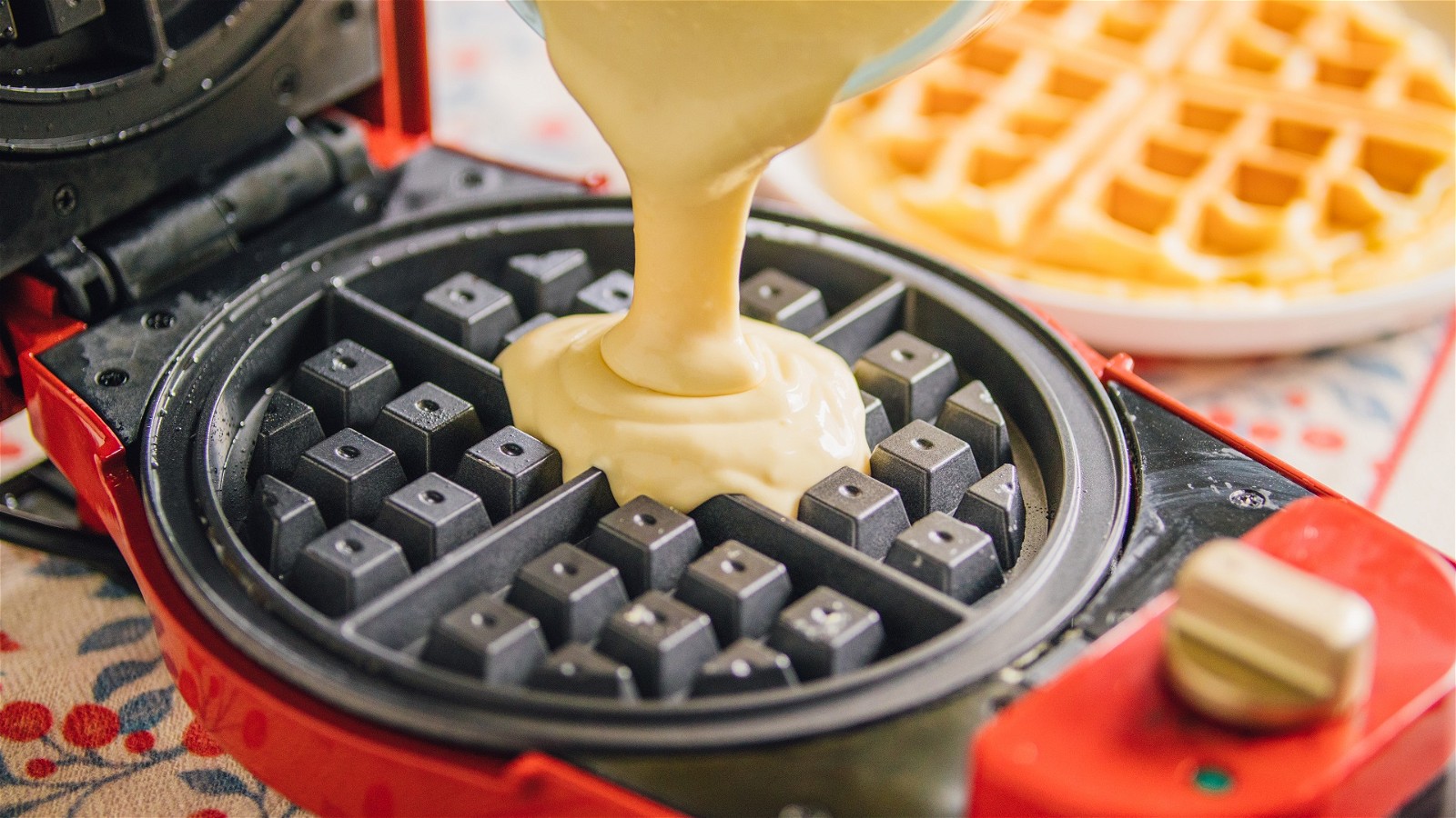 Crispy Thin Waffle Bowl Inside Iron Machine Stock Photo - Download Image  Now - Appliance, Baking, Batter - Food - iStock