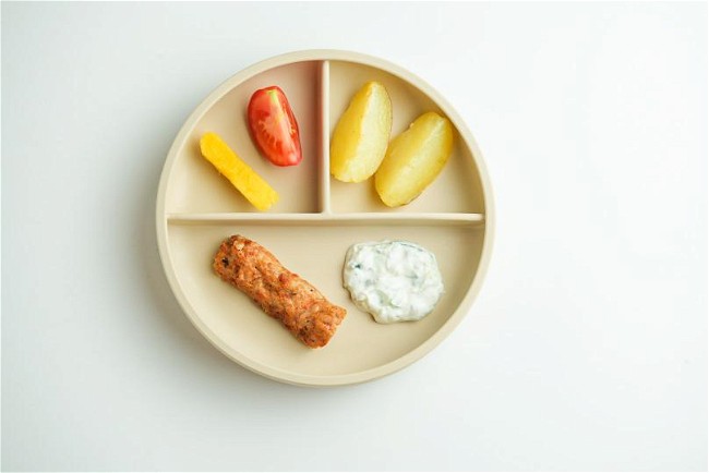 Image of Kycklingspett med potatis och tzatziki 