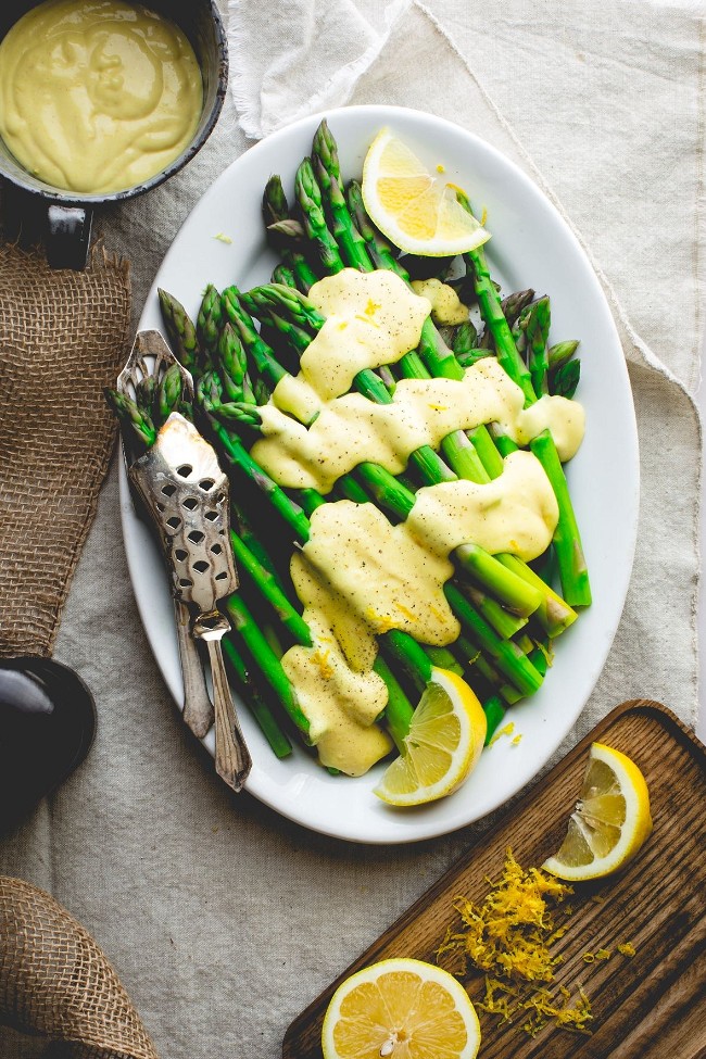 Image of Asparagus with Hollandaise Sauce