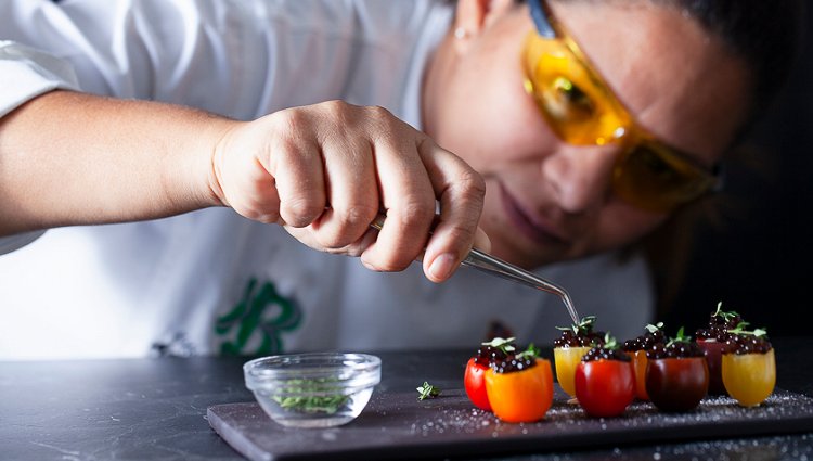 Image of Decorate with thyme leaves and grounded pepper to taste.