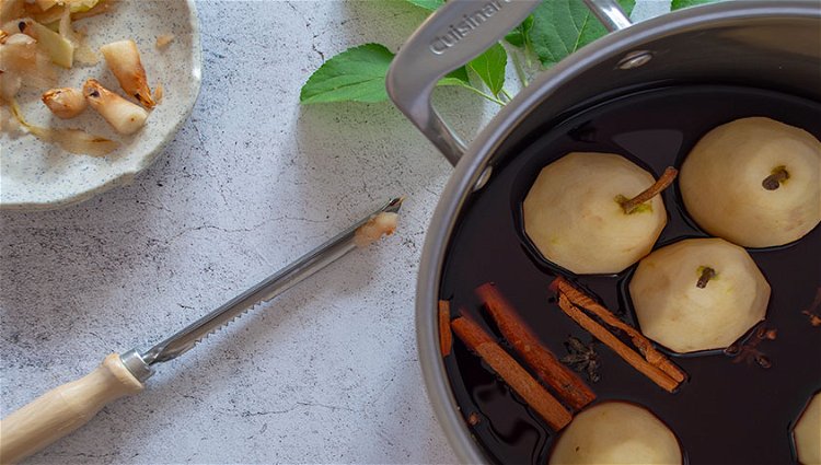 Image of Place the pears in a deep pot with a thick...