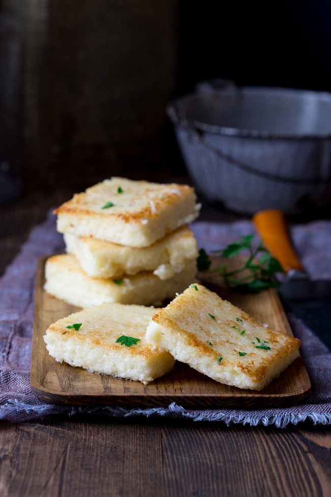 Image of Cheddar Grits Cakes