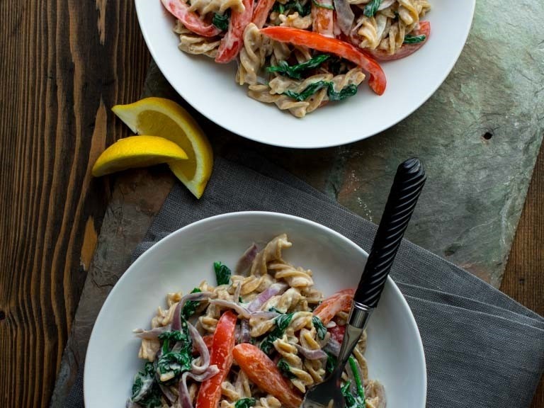 Chickpea Pasta with Spinach and Peppers – Cabot Creamery