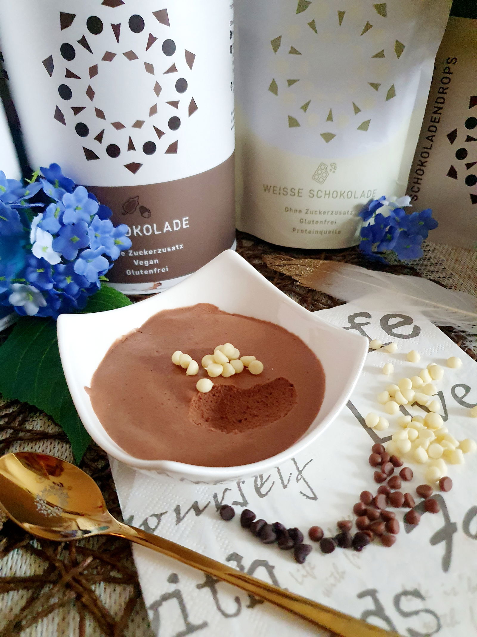 VEGANE MOUSSE AU CHOCOLAT – Joana &amp; Mayra von MAKECAKE