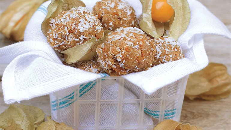 Image of Goldenberry Macaroons Recipe