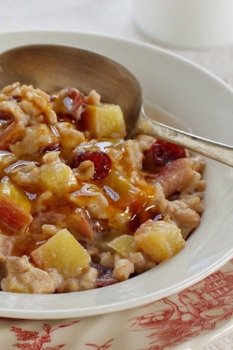 Fruited Oatmeal with Vanilla-Honey Yogurt