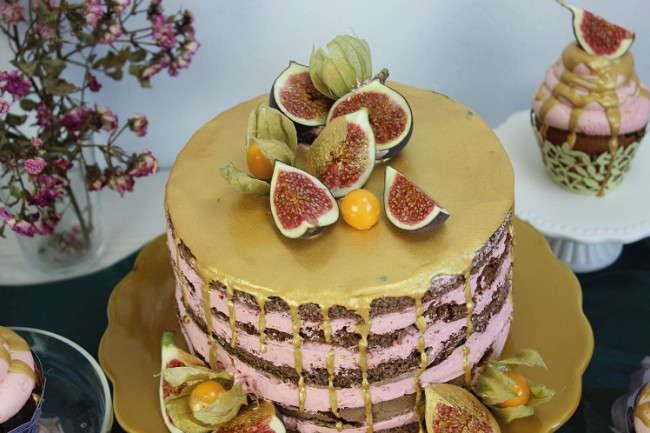 Image of Naked Cake mit Feigen