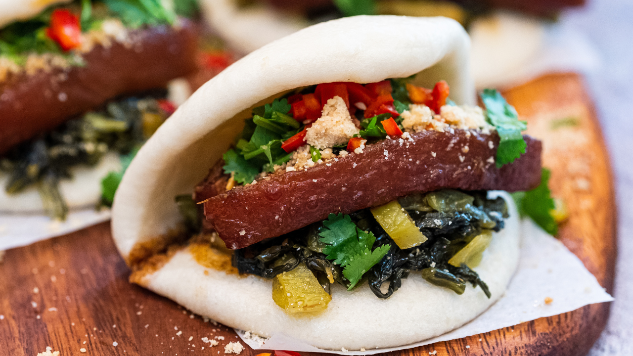 Image of Taiwanese Gua Bao Bun (台湾褂包)