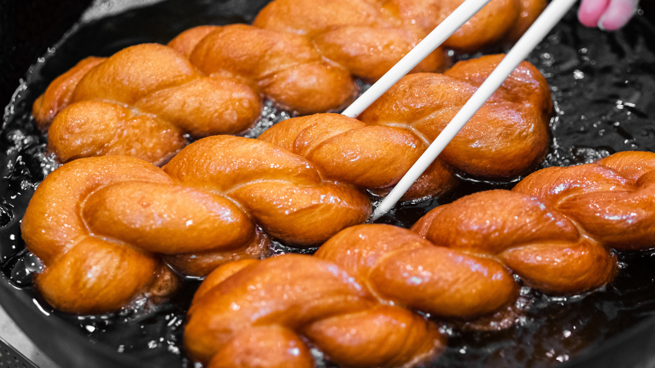 Image of Donut Twists (香软麻花)