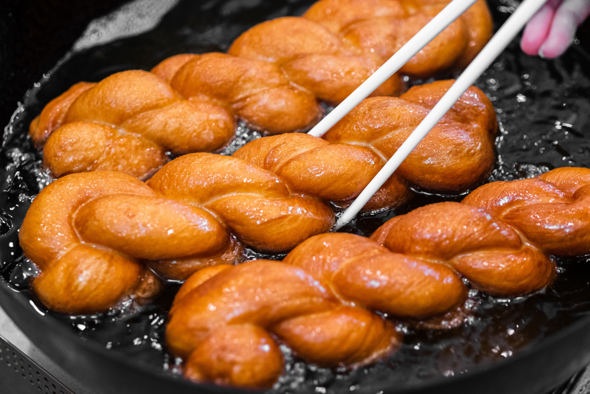 Donut Twists (香软麻花)