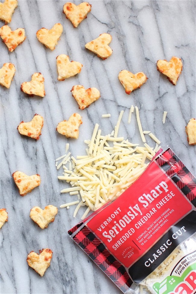 Image of Heart Cheddar Crackers