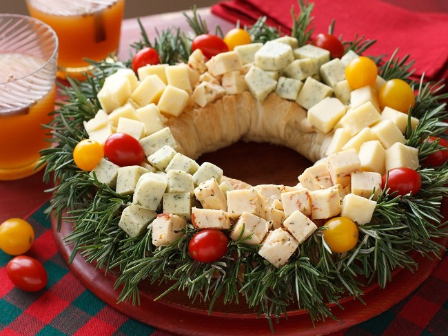 Image of Holiday Cheddar Wreath
