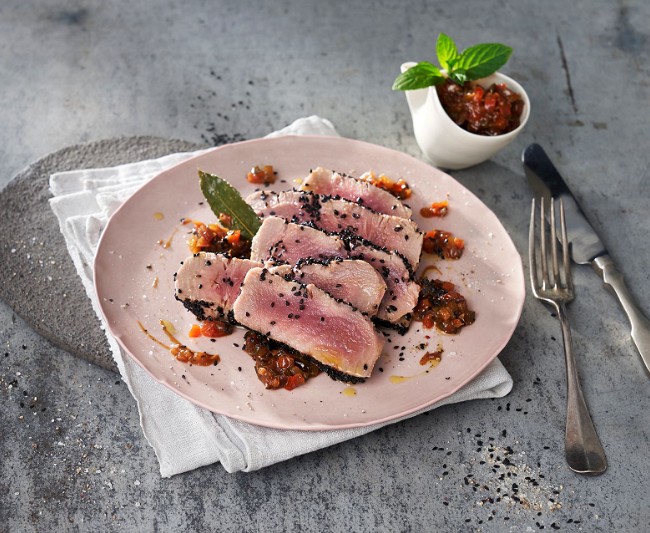 Image of Thunfischsteak mit Gurken-Tomatenrelish