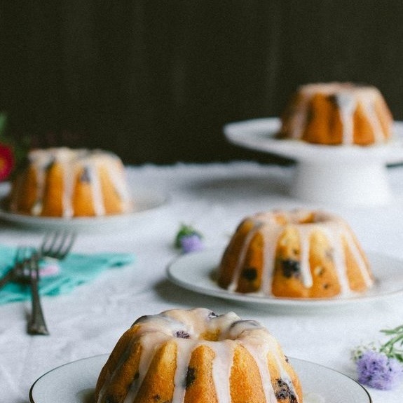 Lemon Blueberry Mini Fluted Cakes - Wilton