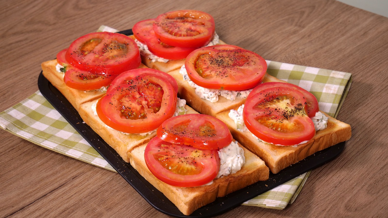 Image of Tomato Sandwiches