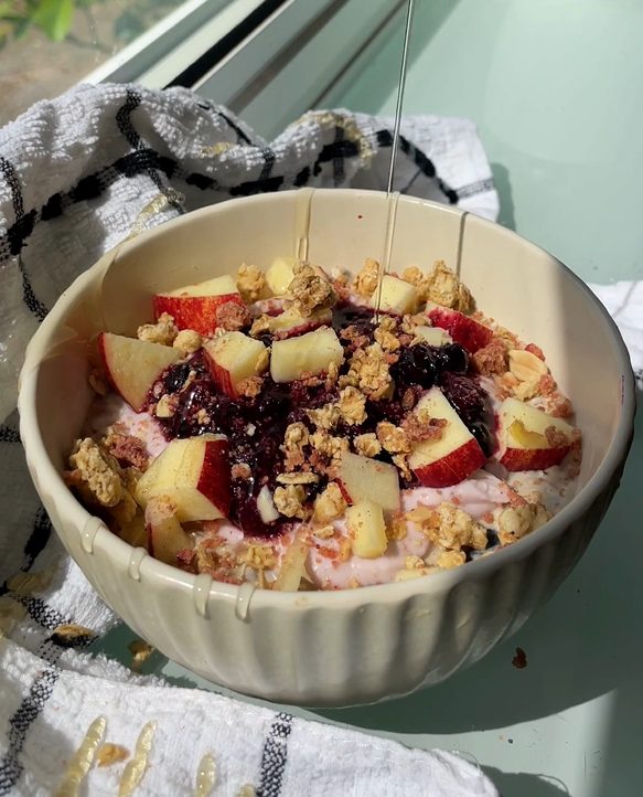 Image of Apple & blueberry crumble overnight oats