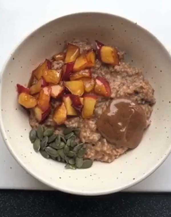 Image of Caramelised apple oatmeal recipe