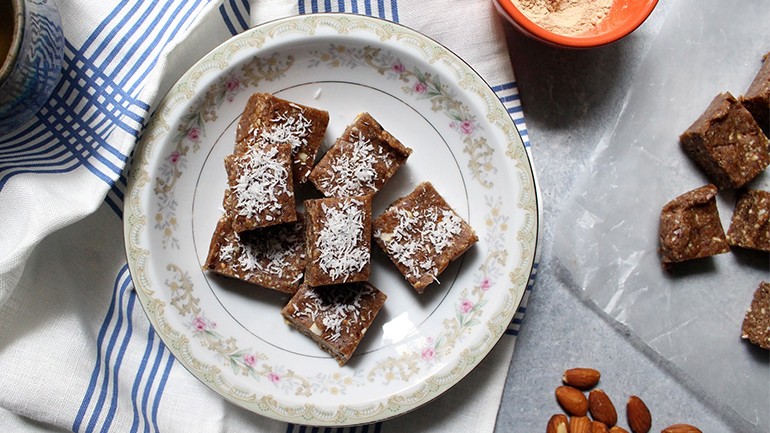 Image of Maca Almond Bliss Bites Recipe