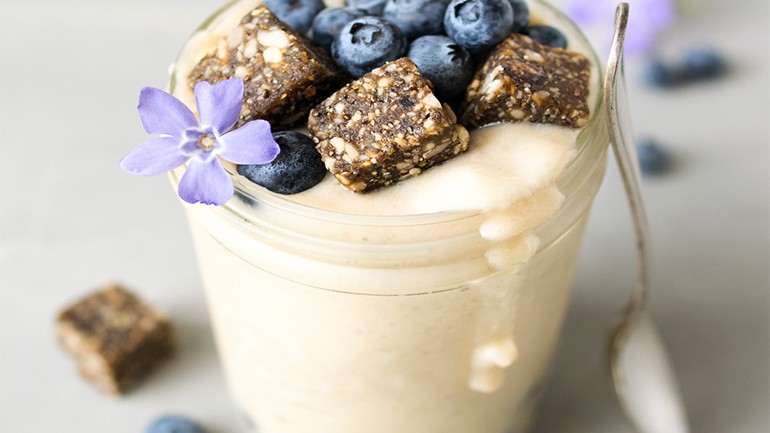 Maca Blueberry Power Snack Smoothie Recipe | Navitas Organics