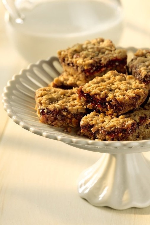 Image of Oatmeal Cheddar Blackberry Bars