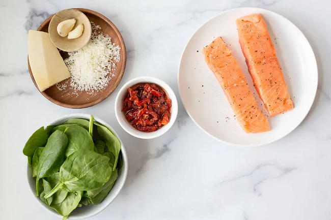 Image of One-Pan Salmon with Creamy Spinach Sauce