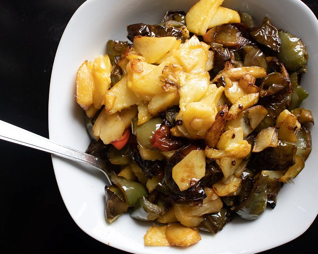 Image of Patate e Peperoni Recipe AKA Patate e Pipi (Potatoes and Bell Peppers)