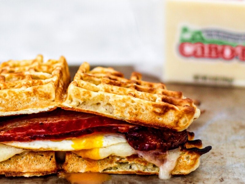 Egg & Cheddar Breakfast Sandwich – Cabot Creamery