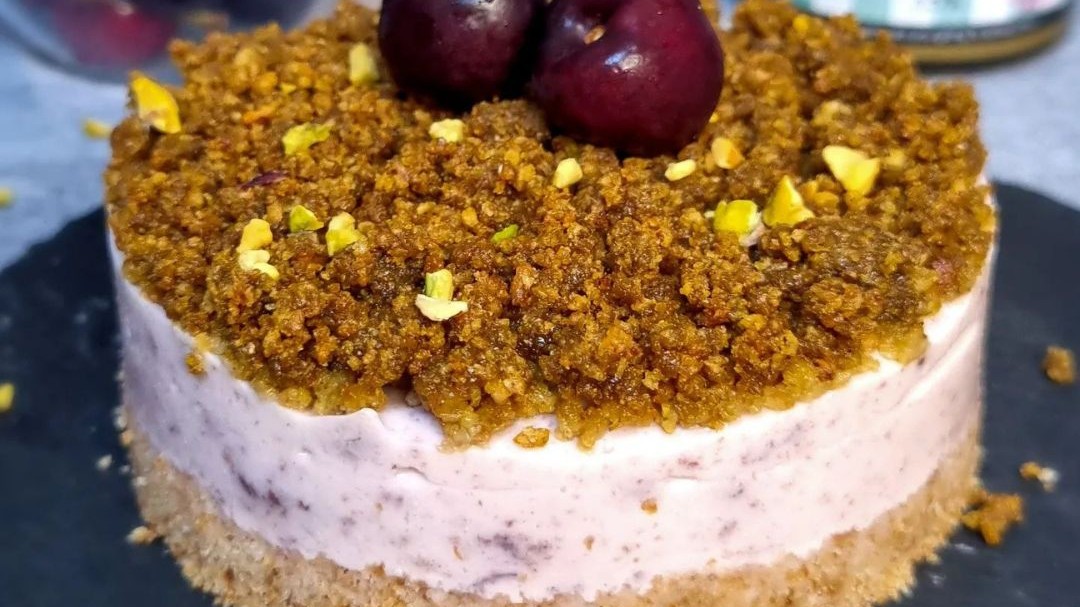 Image of Fit CheeseCake Ciliegie & Pistacchio