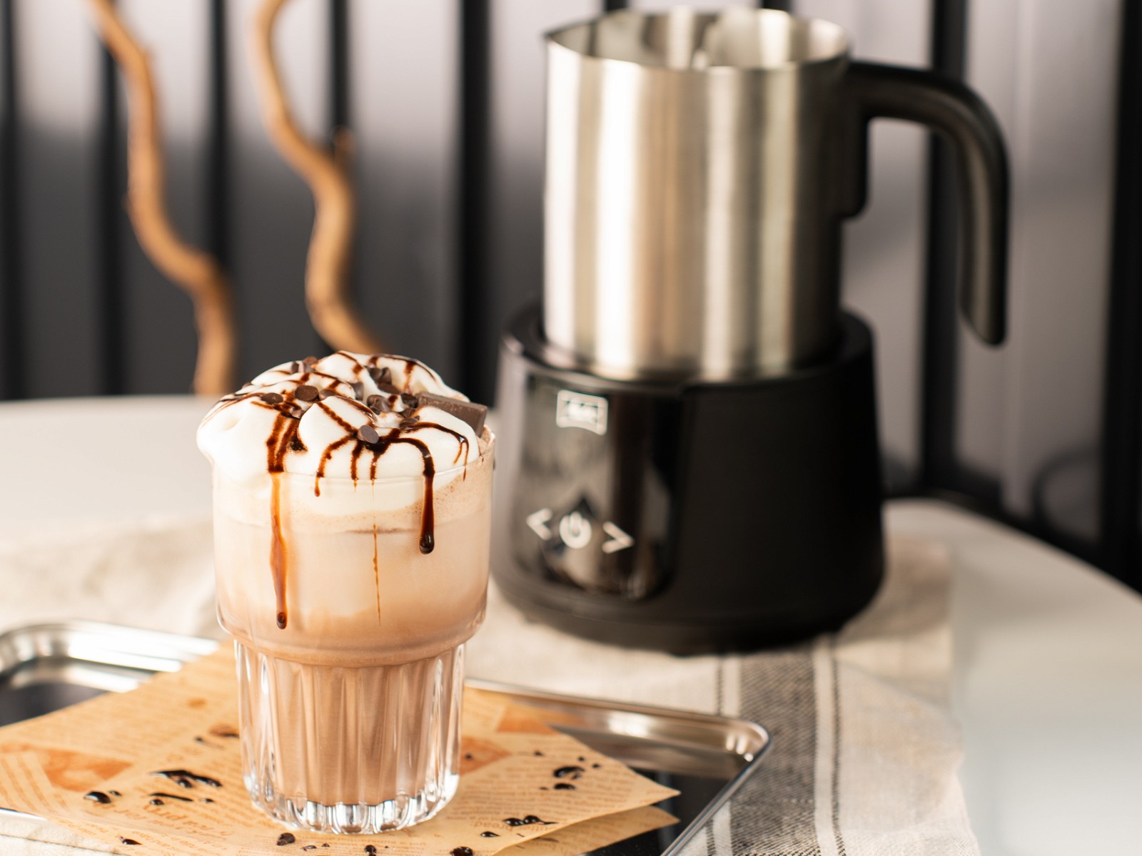 How To Make A Hot Chocolate Using InstaCuppa's Milk Frother Wand 