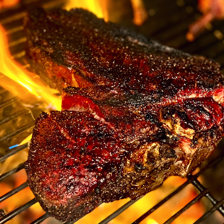 Steak « t-bone » sur BBQ au charbon – BBQ Québec
